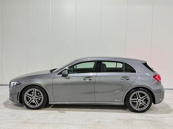 Mercedes-Benz A180 2 of 22