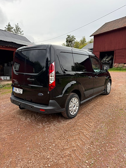 Ford Transit Connect 3 of 6