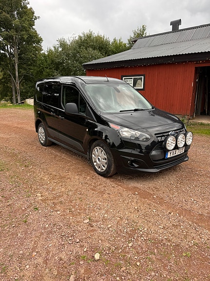 Ford Transit Connect 4 of 6
