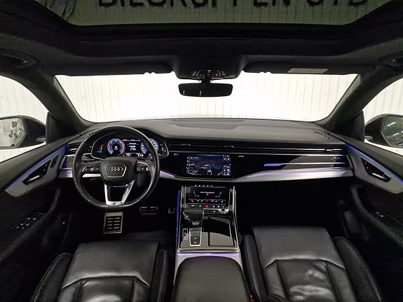 Audi Q8 12 of 30