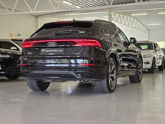 Audi Q8 6 of 30