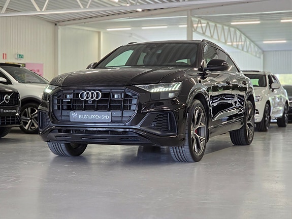 Audi Q8 3 of 30
