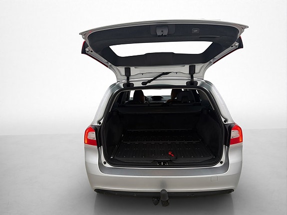 Volvo V70 10 of 30