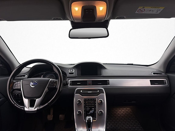 Volvo V70 13 of 30