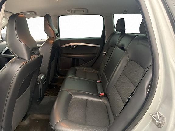 Volvo V70 23 of 30
