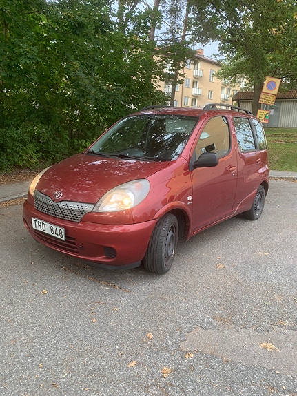 Toyota Yaris Verso 7 of 8