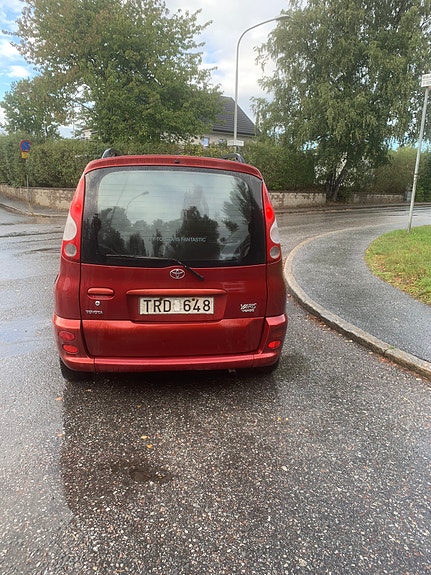 Toyota Yaris Verso 4 of 8