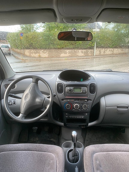 Toyota Yaris Verso 6 of 8