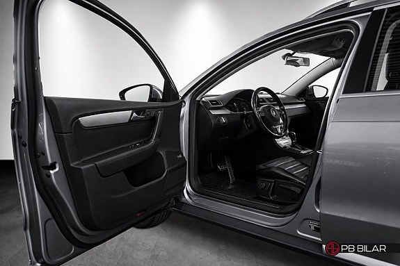 Volkswagen Passat Alltrack 9 of 25
