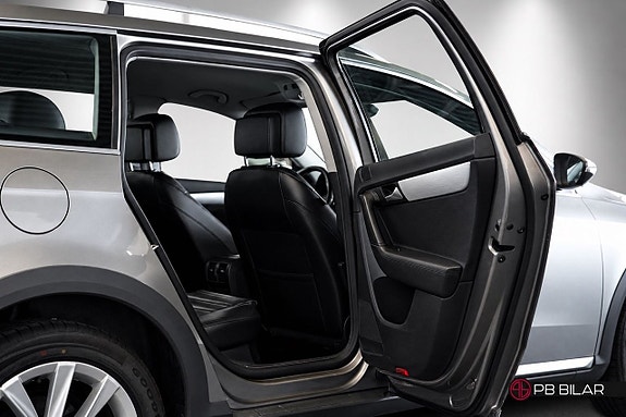Volkswagen Passat Alltrack 14 of 25