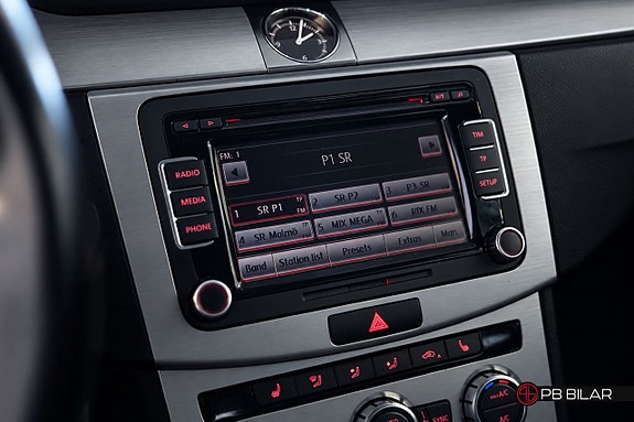 Volkswagen Passat Alltrack 18 of 25