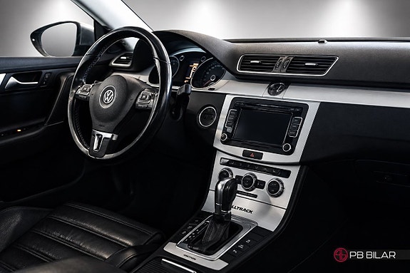 Volkswagen Passat Alltrack 16 of 25