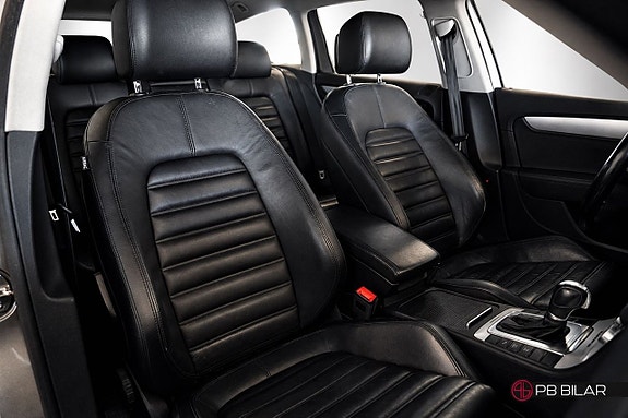 Volkswagen Passat Alltrack 13 of 25