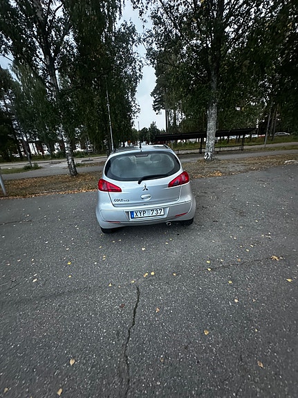 Mitsubishi Colt 4 of 5
