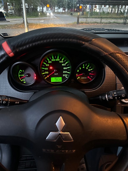 Mitsubishi Colt 2 of 5