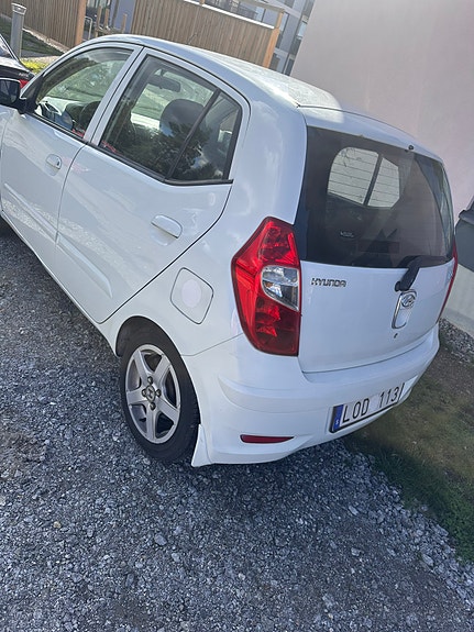 Hyundai i10 3 of 3