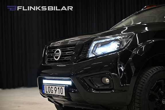 Nissan Navara 2 of 30