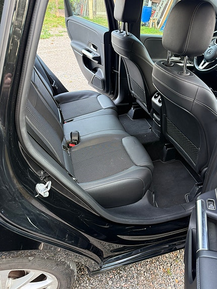 Mercedes-Benz B180 7 of 8