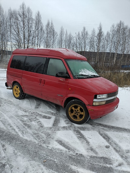 Chevrolet Astro 4 of 6
