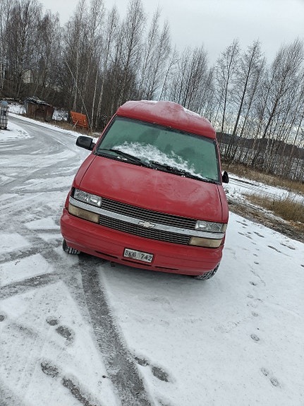 Chevrolet Astro 2 of 6