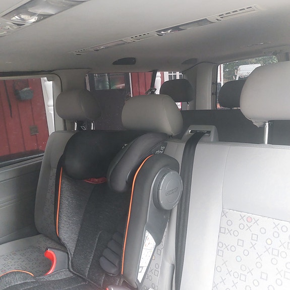 Volkswagen Shuttle 4 of 4