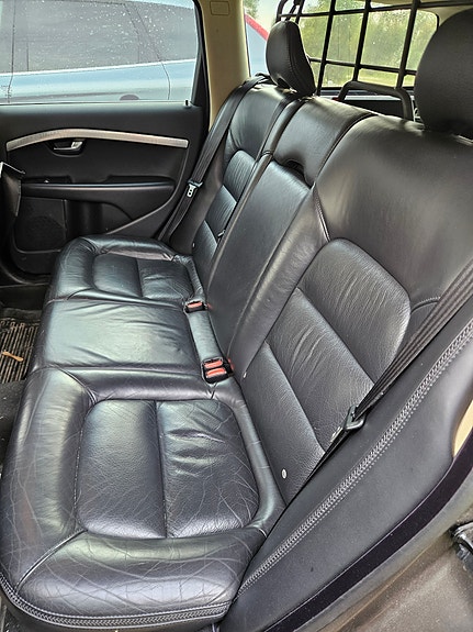 Volvo XC70 6 of 9