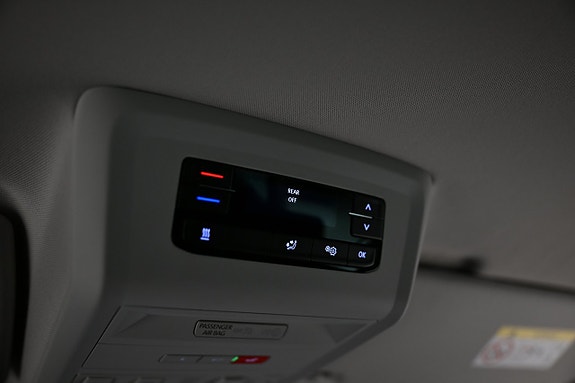 Volkswagen Caravelle 24 of 30