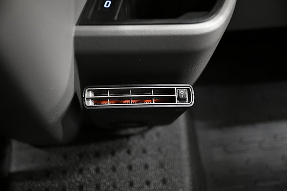 Volkswagen Caravelle 23 of 30