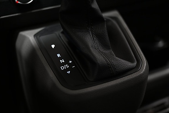 Volkswagen Caravelle 25 of 30