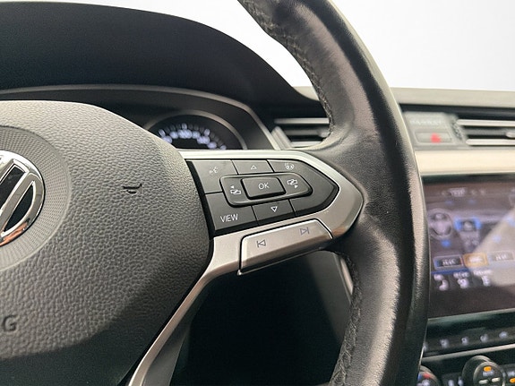 Volkswagen Passat 17 of 27