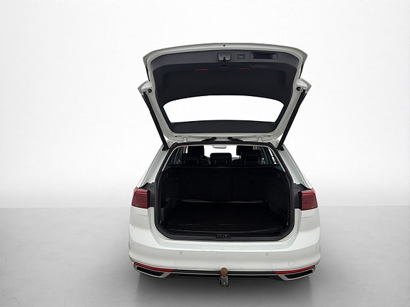 Volkswagen Passat 26 of 27