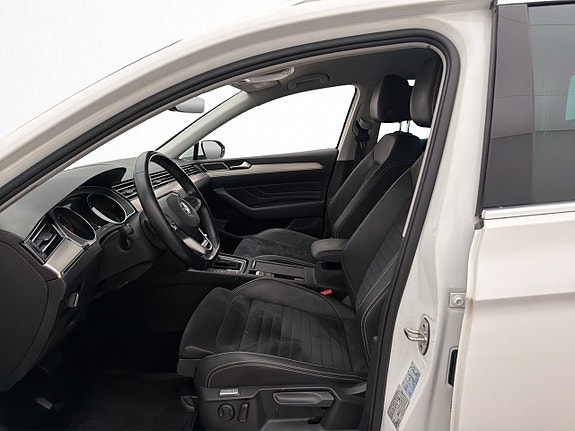 Volkswagen Passat 9 of 27
