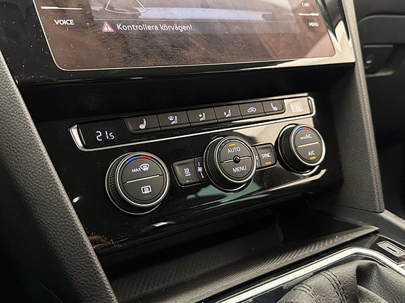 Volkswagen Passat 23 of 27