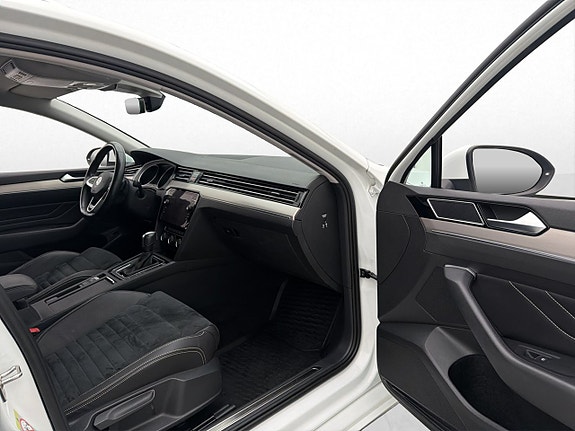 Volkswagen Passat 12 of 27