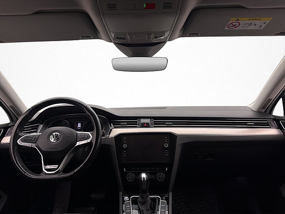 Volkswagen Passat 14 of 27