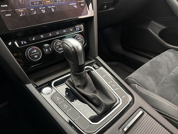 Volkswagen Passat 24 of 27