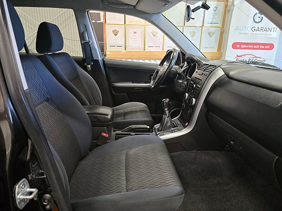 Suzuki Grand Vitara 10 of 24