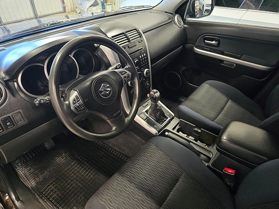 Suzuki Grand Vitara 9 of 24