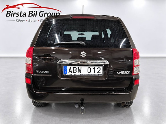 Suzuki Grand Vitara 4 of 24