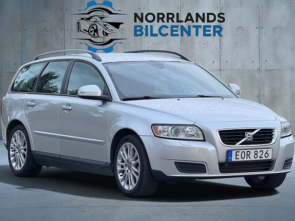 Volvo V50 2 of 12