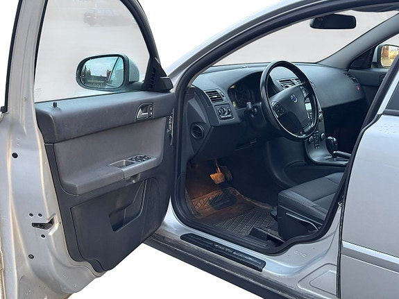 Volvo V50 8 of 12