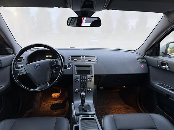 Volvo V50 10 of 12
