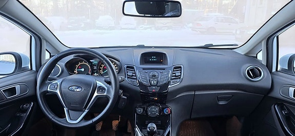 Ford Fiesta 9 of 12