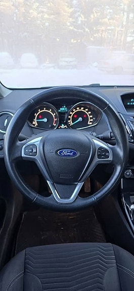Ford Fiesta 7 of 12
