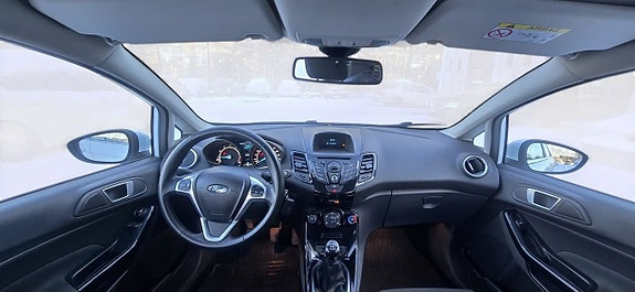 Ford Fiesta 8 of 12