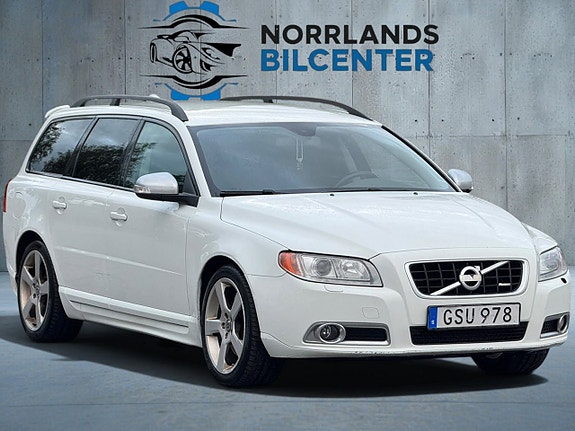 Volvo V70 2 of 12