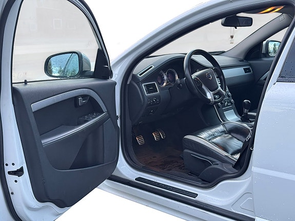 Volvo V70 5 of 12