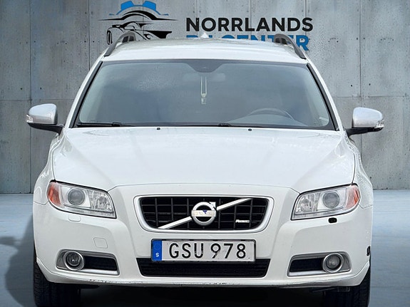 Volvo V70 12 of 12