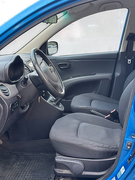 Hyundai i10 8 of 11