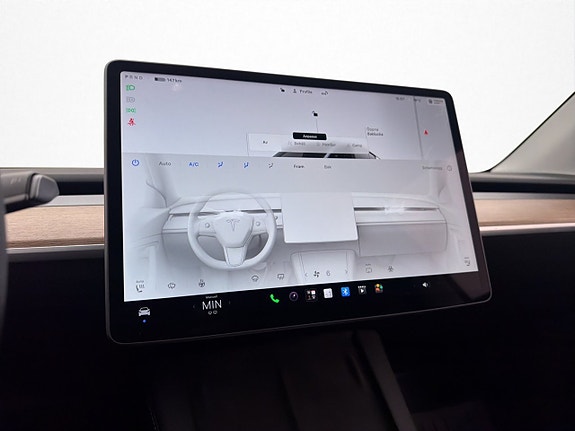Tesla Model Y 23 of 30